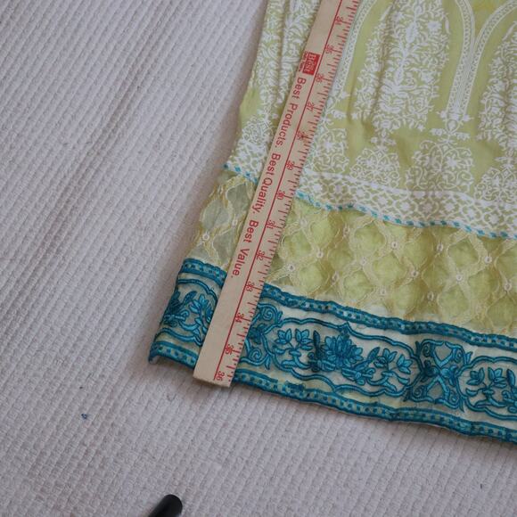 Authentic Kurta with embroidery and lace size ? - Picture 6 of 8